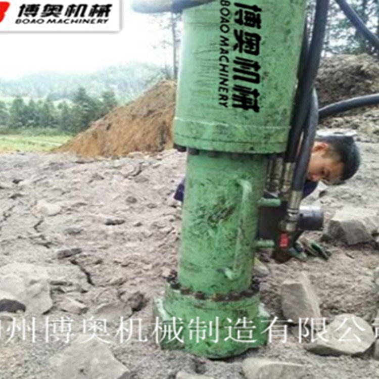 易白农业机械有限责任公司大(da)型機載岩(yan)石劈裂機(ji)