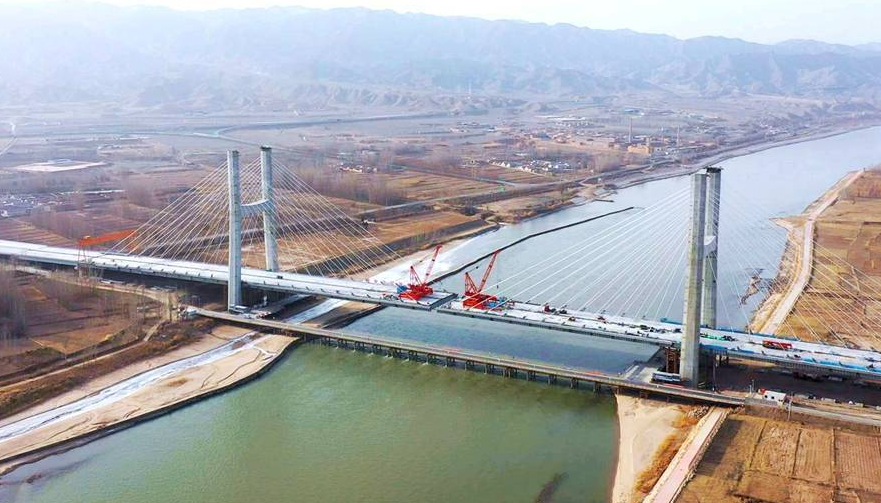 創(chuang)甯夏四(si)項紀錄(lu)！中衛下(xia)河沿黃(huang)河公路(lu)特大橋(qiao)主橋順(shun)利合龍(long)
