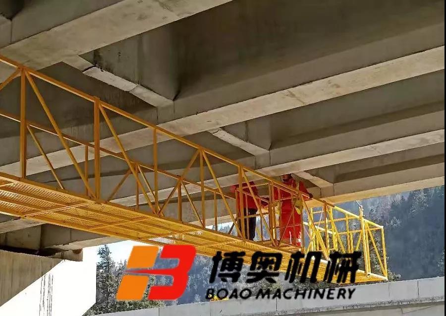 橋梁施(shi)工吊籃設(she)備安全實(shi)惠更實用(yong)