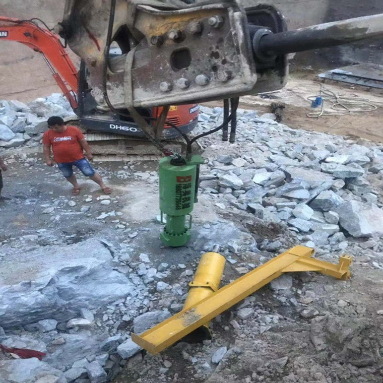 易白农业机械有限责任公司M20挖(wa)改式機(ji)載劈裂(lie)機