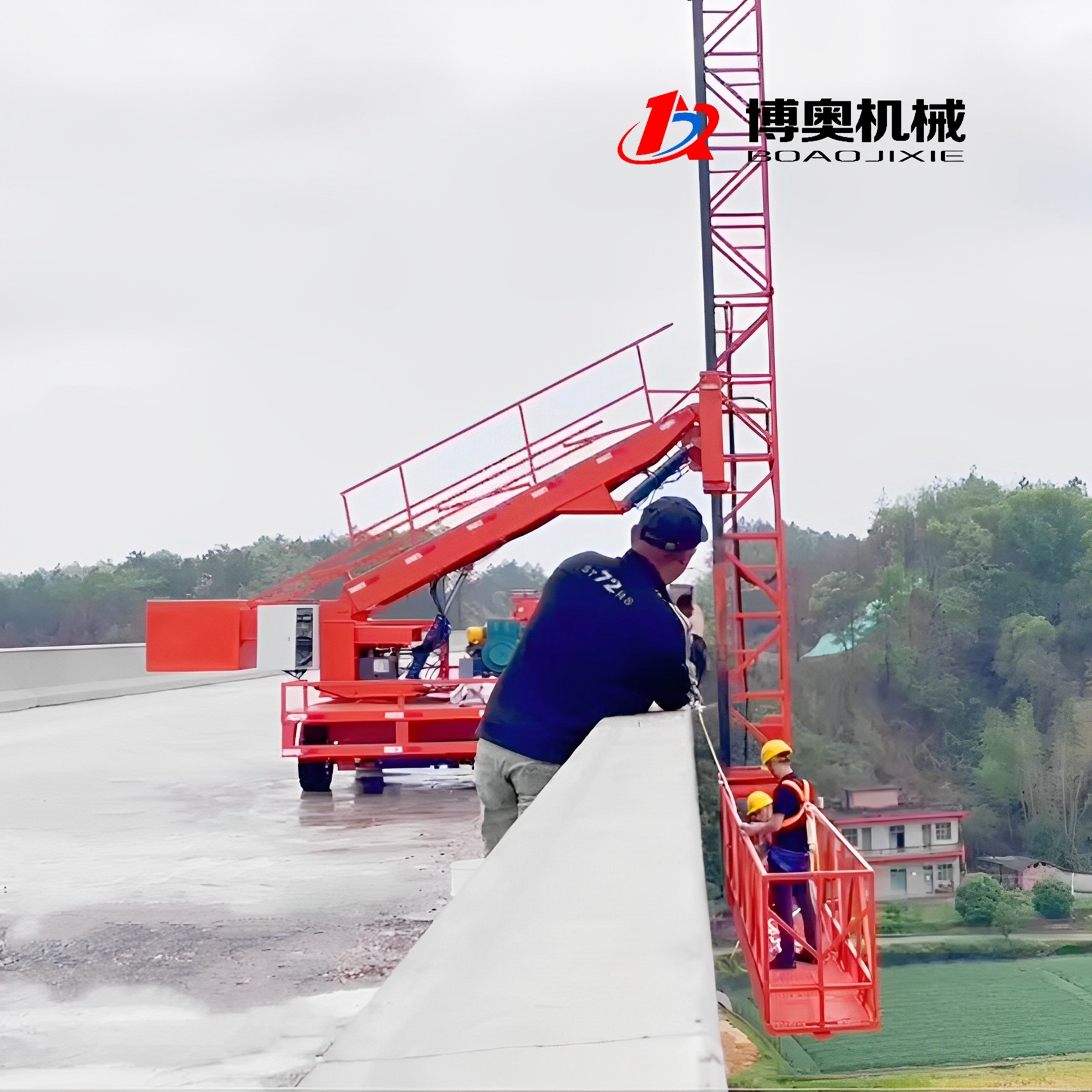 M60可跨越(yue)防抛網(wang)的液壓(ya)橋梁排(pai)水管側(ce)邊安裝(zhuang)設備_檢(jian)修車