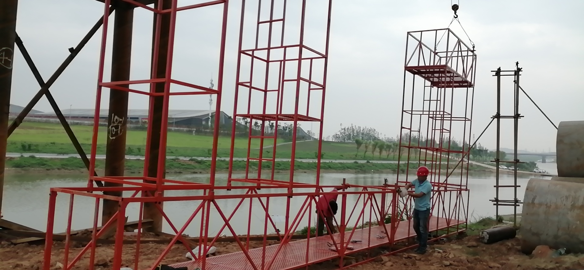 橋梁(liang)電動吊籃(lan)突發情況(kuang)處理方法(fa)！