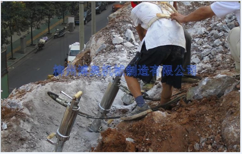 岩石(shi)劈裂(lie)機解(jie)決安(an)徽采(cai)石難(nan)題/劈(pi)裂機(ji)價格(ge)