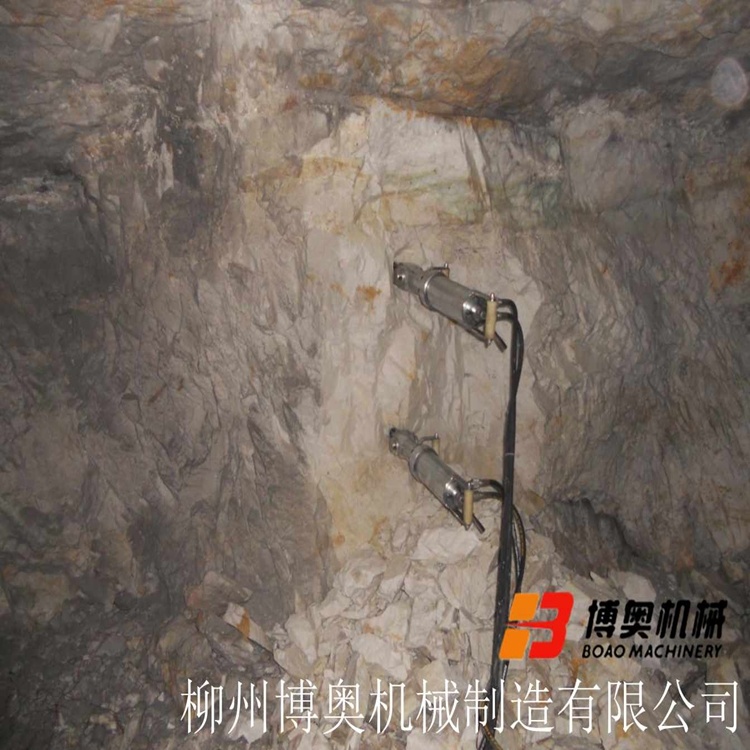 實用的(de)洞采液(ye)壓劈裂(lie)機