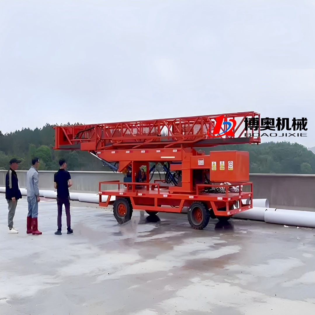 M60可(ke)跨越防(fang)抛網的(de)液壓橋(qiao)梁排水(shui)管側邊(bian)安裝設(she)備_檢修(xiu)車