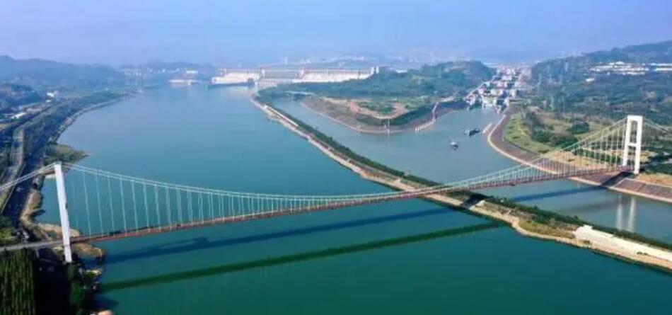 “神州(zhou)第一(yi)跨”三(san)峽工(gong)程西(xi)陵長(zhang)江大(da)橋全(quan)橋吊(diao)索更(geng)換完(wan)成