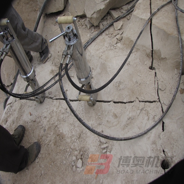 易白农业机械有限责任公司FL90A手動岩(yan)石劈裂(lie)機