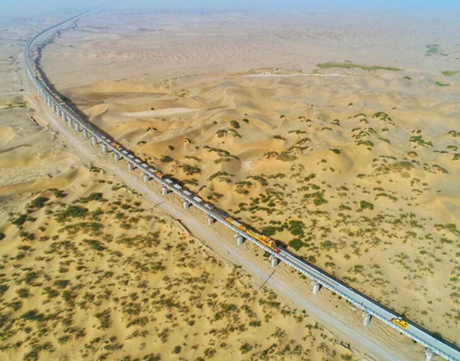 和若(ruo)鐵路(lu)最高(gao)特大(da)橋若(ruo)克雅(ya)特大(da)橋鋪(pu)軌完(wan)成