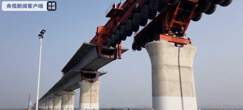 福廈(sha)高鐵(tie)集美(mei)特大(da)橋跨(kua)集美(mei)大道(dao)連續(xu)梁順(shun)利合(he)龍