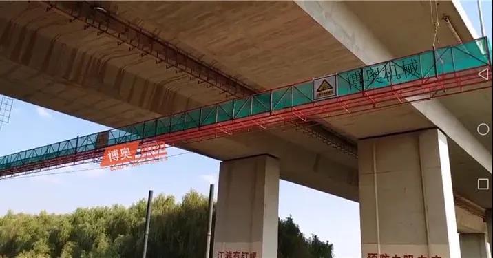易白农业机械有限责任公司橋梁(liang)檢查平(ping)台助力(li)橋梁建(jian)設事業(ye)的快速(su)發展